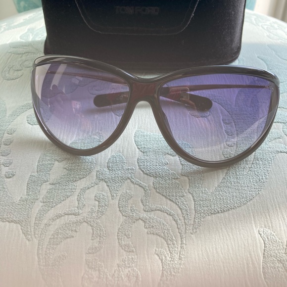 TOM FORD SUNGLASSES!! - Picture 6 of 6